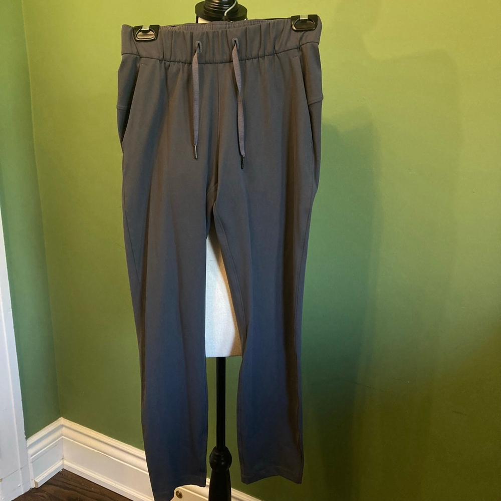 Women's Lululemon Gray Track Pants & Joggers Size 2